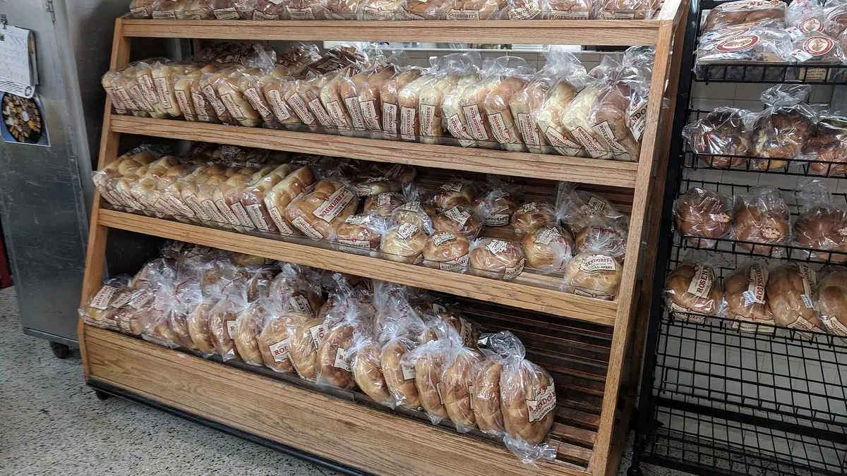 Francis Bakery – bakery in Hucknall town centre